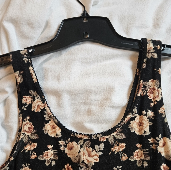 Sundress - Picture 5 of 6